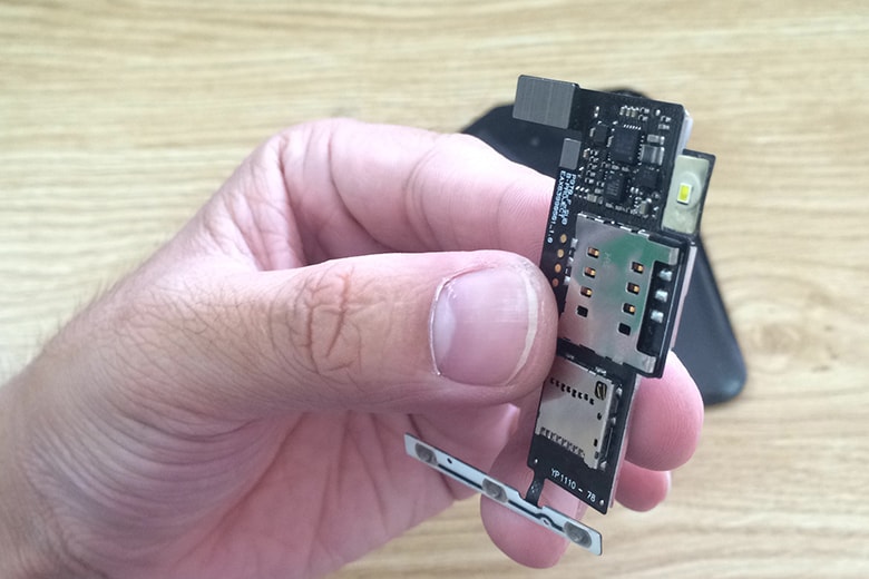 Thay ổ sim iPhone 7