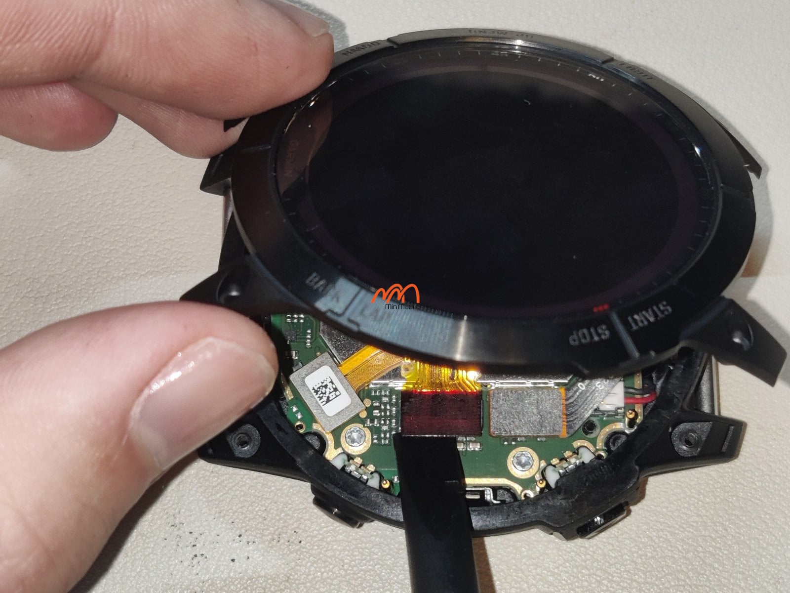 Ảnh minh họa Thay Pin Garmin Fenix ​​8 / 8 Solar 1