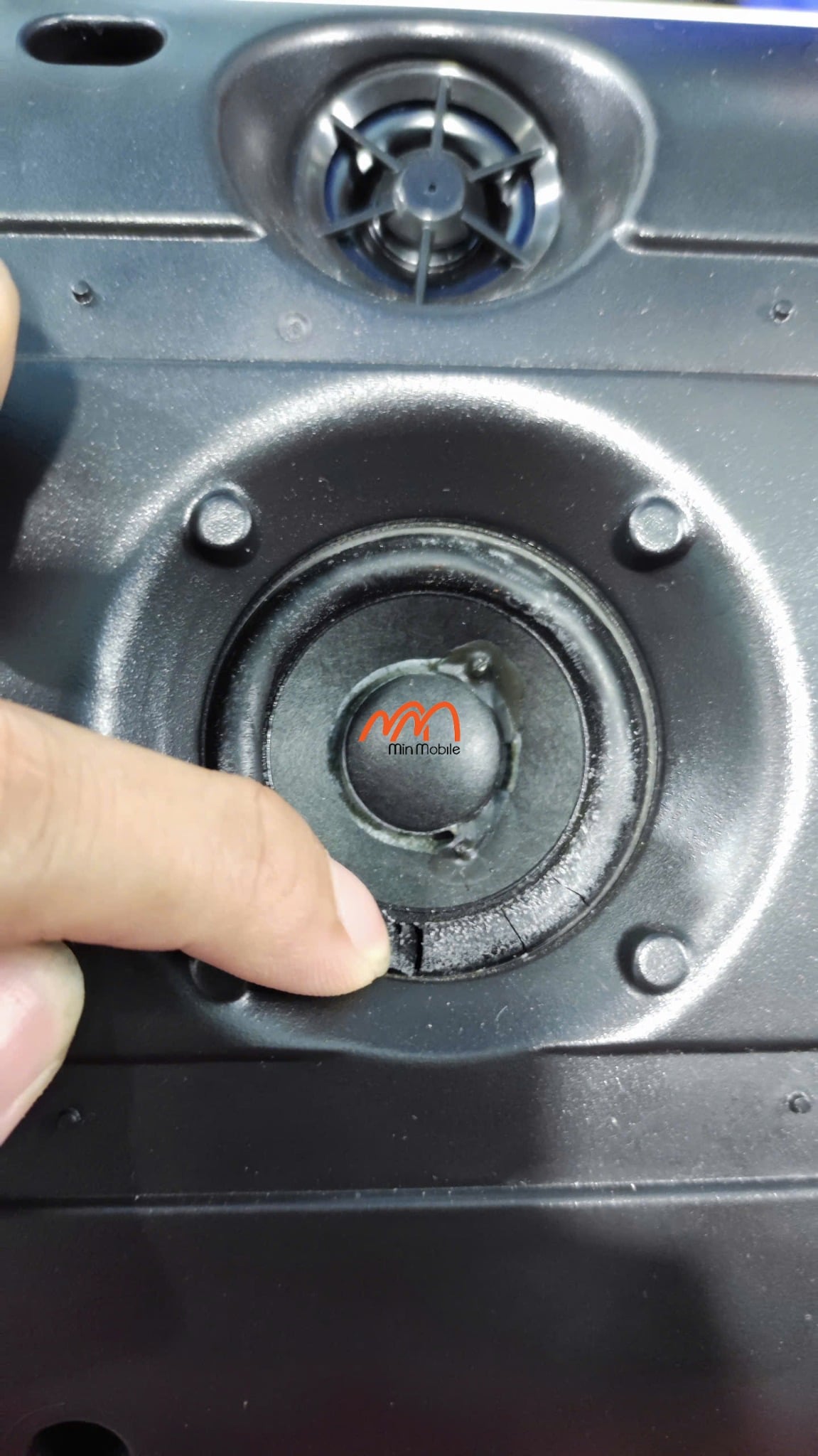 Ảnh minh họa Thay Pin Loa Braven 2300 2