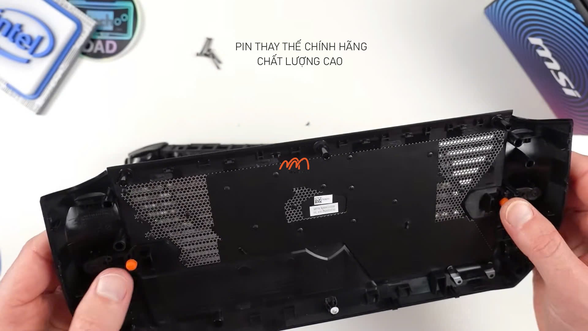 Ảnh minh họa Thay Pin Máy Chơi Game MSI Claw 1