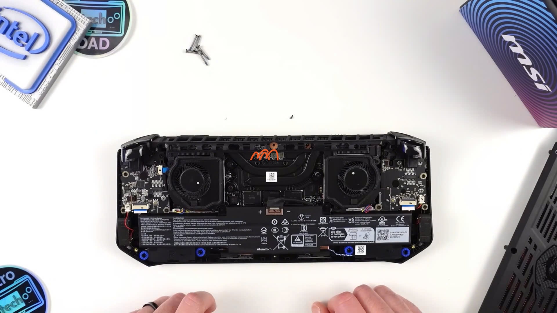 Ảnh minh họa Thay Pin Máy Chơi Game MSI Claw 2