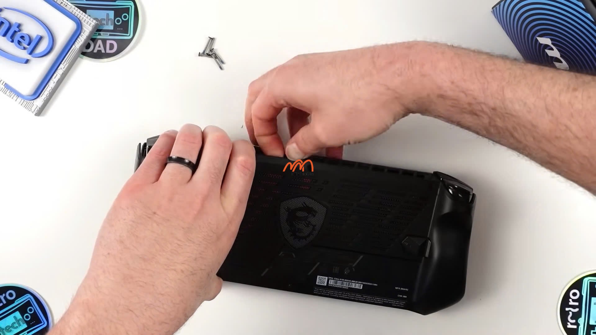 Ảnh minh họa Thay Pin Máy Chơi Game MSI Claw 3
