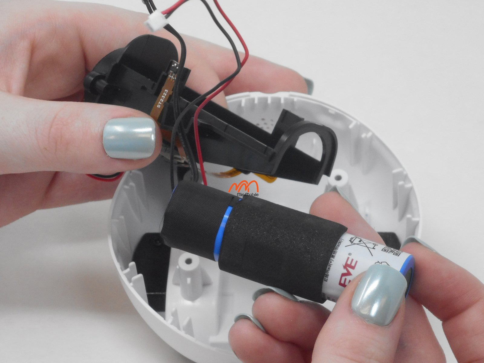 Ảnh minh họa Thay pin robot camera Enabot EBO SE 1