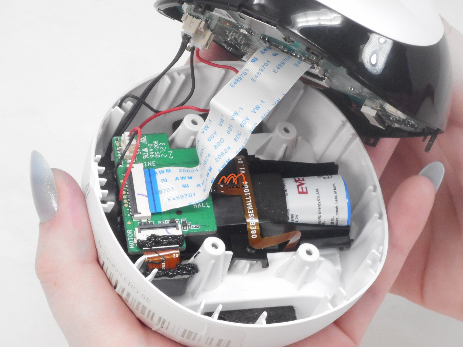 Ảnh minh họa Thay pin robot camera Enabot EBO SE 2