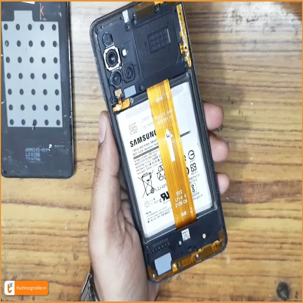 Ảnh minh họa Thay pin Samsung M31S 1