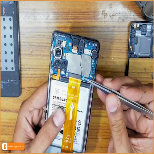 Ảnh minh họa Thay pin Samsung M31S 2