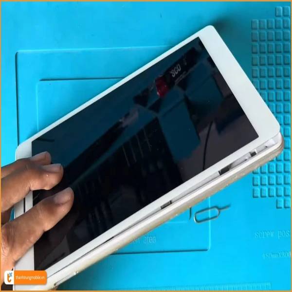 Ảnh minh họa Thay pin Samsung Tab A 8.0 2018, 2019 1