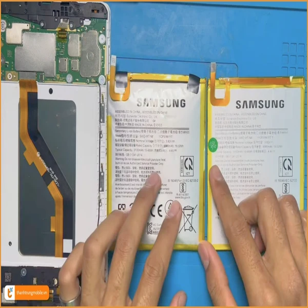 Ảnh minh họa Thay pin Samsung Tab A 8.0 2018, 2019 3