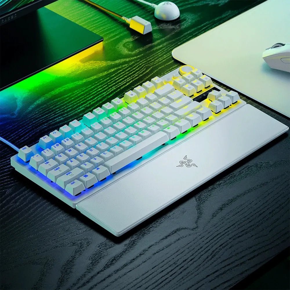 Ảnh minh họa Bàn phím Gaming có dây Esports Razer Huntsman V3 Pro TKL 8KHz – Công tắc quang analog Gen-2, Rapid Trigger, RGB (White Edition) 2