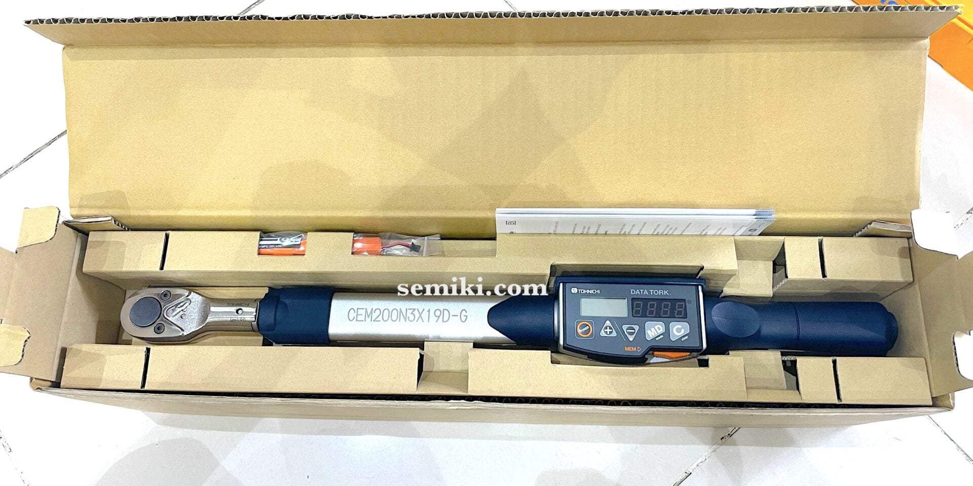 Ảnh minh họa TOHNICHI CEM200N3X15D-G cờ lê lực điện tử 40-200N.m 2