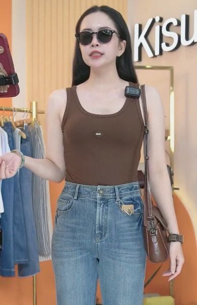  A710-Áo Thun Lụa Gân 3 Lỗ Đính Logo 