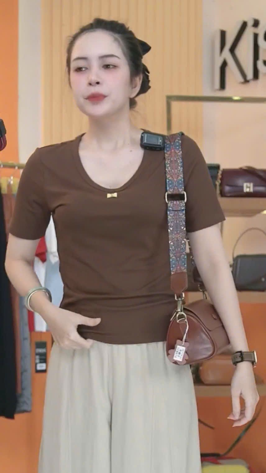  A709-Áo Thun Lụa Gân Cổ Tròn 