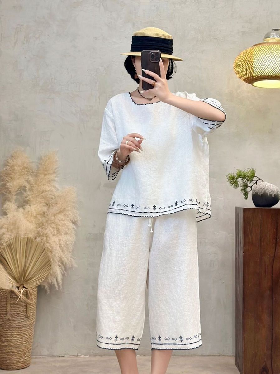  A685-Áo Linen Cổ Tròn Thêu Họa Tiết Nghệ Thuật Thanh Lịch Cổ Điển 