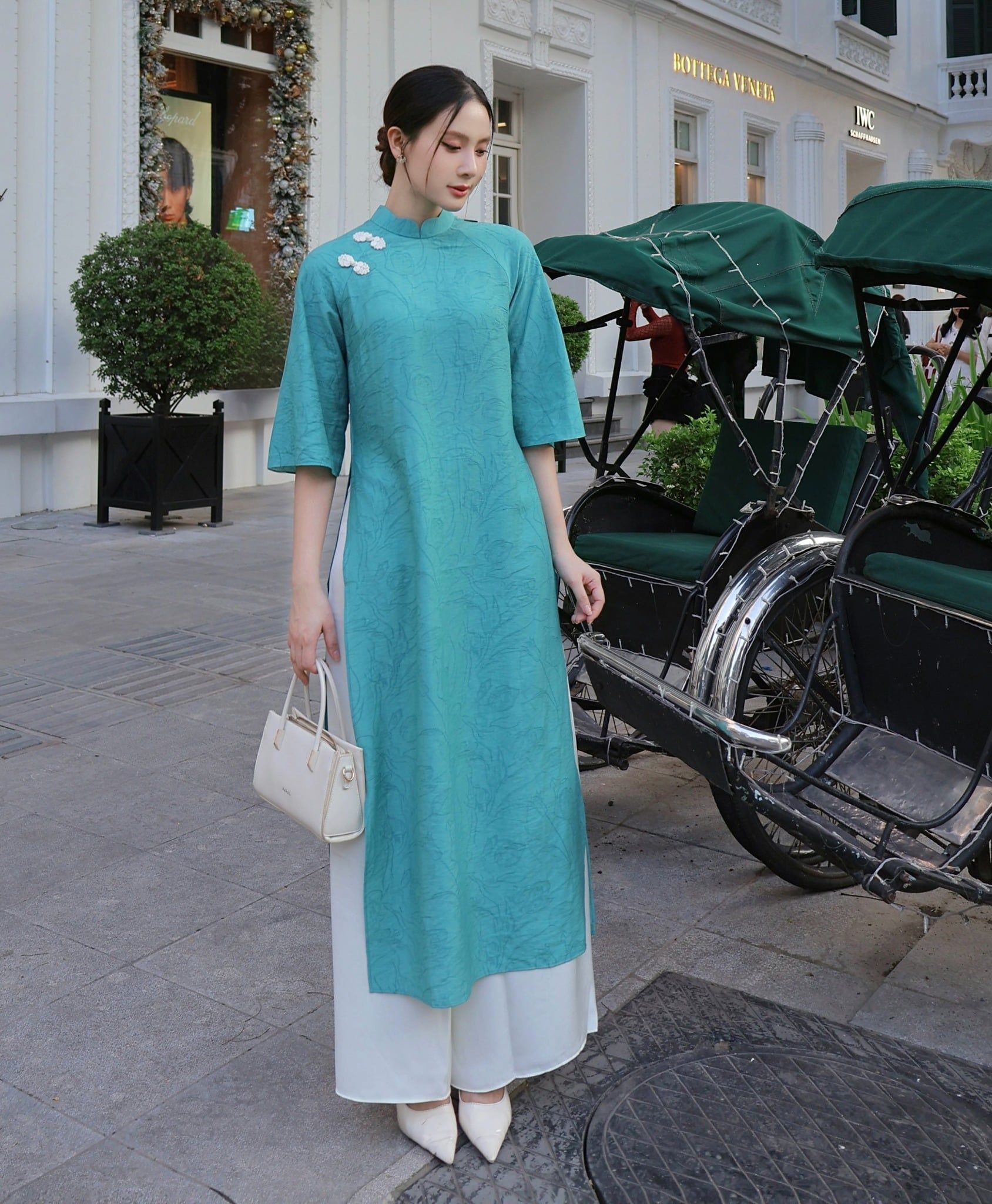  AD02-Áo Dài Hoa Tulip 