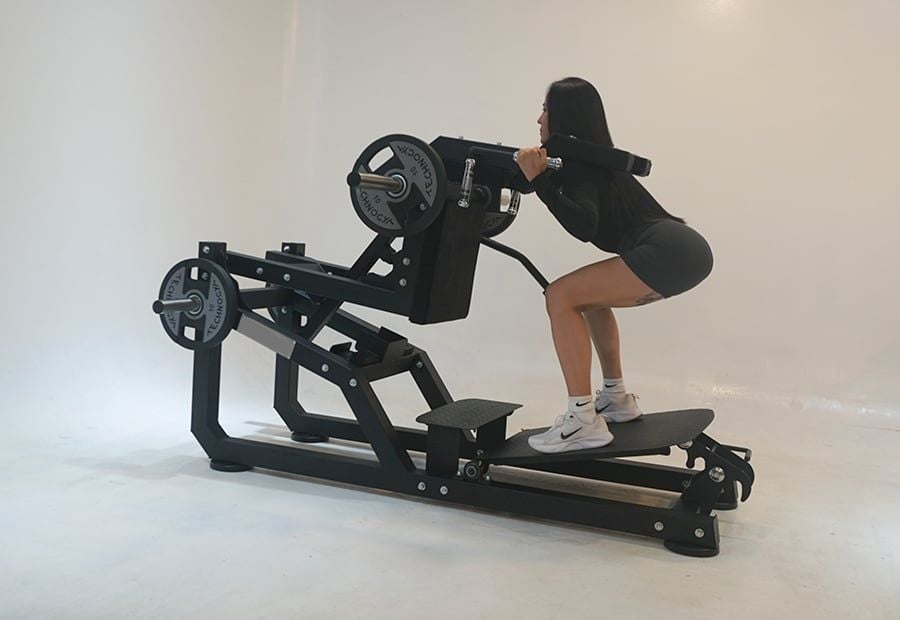 HACK SQUAT