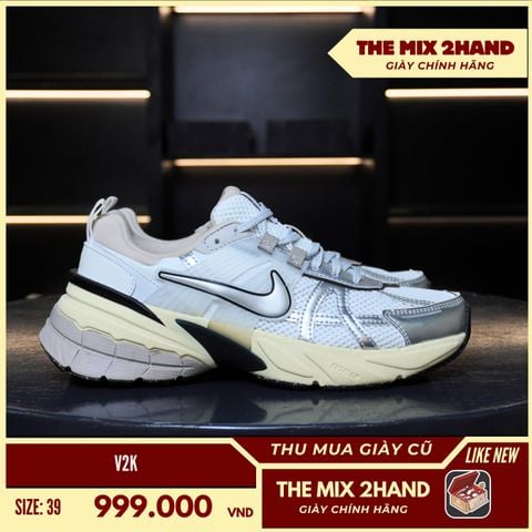Nike V2K Runttek - Size 39