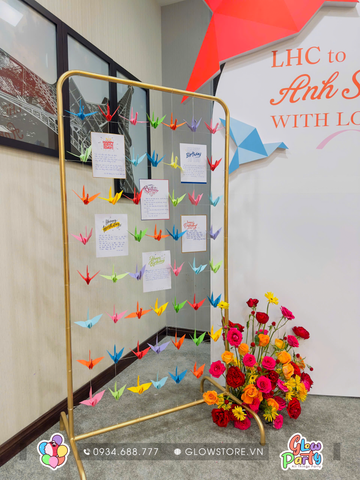 trang-tri-backdrop-sinh-nhat-hoa-tuoi-tron-goi 