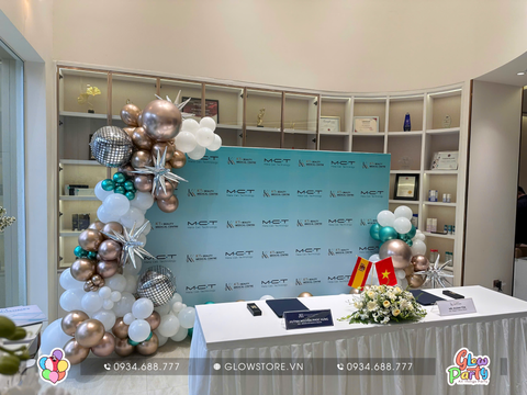 Backdrop 3m5 x 2m5 trang trí line bóng gai 