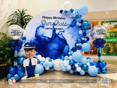 Gói background tròn 2m5 trang trí sinh nhật sếp tông màu xanh ocean loang thủy mặc dải bong bóng chrome và mô hình chibi 