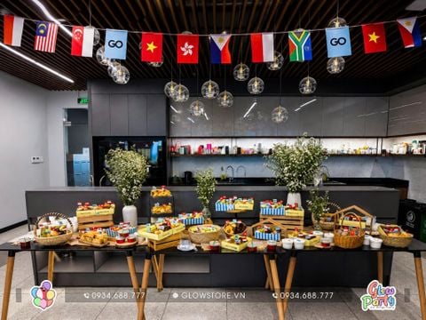  Combo trang trí bàn tiệc teabreak kết hợp treo cờ 