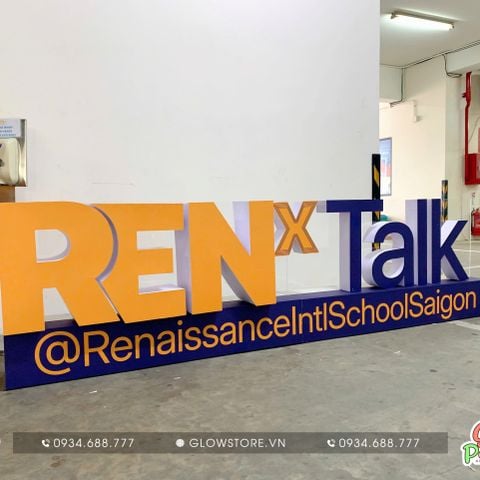 Mô hình chữ 3D Ren Talk kích thước 3m x 0.8m phối màu cam xanh navy tại trường quốc tế Renaissance