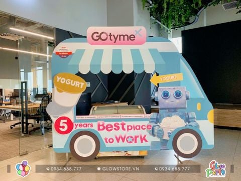 Mô hình xe kem trang trí sự kiện Best Place to Work kích thước 2m8 x 2m4 với chi tiết ốp nổi 3D sắc nét 