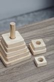 Đồ chơi xếp hình gỗ kim tự tháp, đồ chơi giáo dục Montessori, trò chơi giáo dục Chàng Trai Gỗ