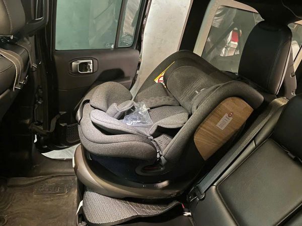 Ghế Ngồi Ô Tô Cho Bé Maple&co Nautilus Classic (0-12 Tuổi) Chuẩn ISOFIX, An Toàn Cao Cấp