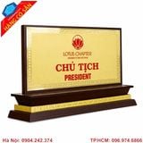 Biển chức danh để bàn cao cấp bằng mica