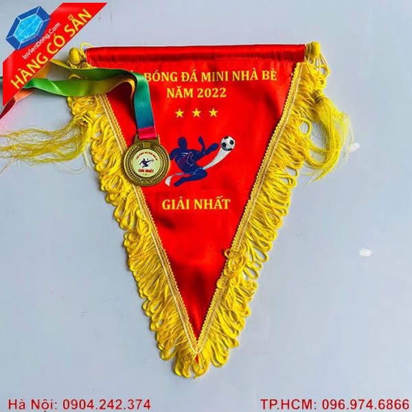 Cờ lưu niệm cao cấp in logo doanh nghiệp.