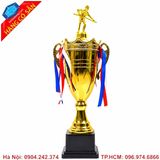 Cúp vàng cao cấp làm quà tặng vinh danh ý nghĩa và sang trọng.