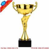 Cúp vàng trao thưởng cho giải đấu, hội thi và sự kiện vinh danh.