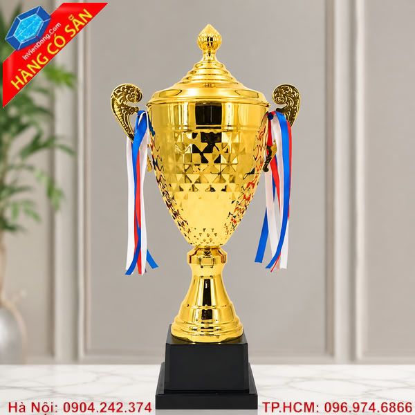 Cúp vàng trao thưởng cho giải đấu, hội thi và sự kiện vinh danh.