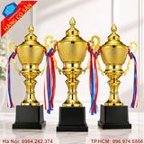 Cúp vàng trao thưởng cho giải đấu, hội thi và sự kiện vinh danh.