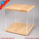 Hộp mica đế gỗ cao cấp trong suốt dùng trưng bày kỷ niệm chương.