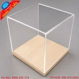 Hộp mica đế gỗ cao cấp trong suốt dùng trưng bày kỷ niệm chương.