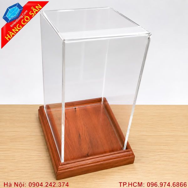 Hộp mica trong suốt đế gỗ dùng trưng bày mô hình cao cấp.