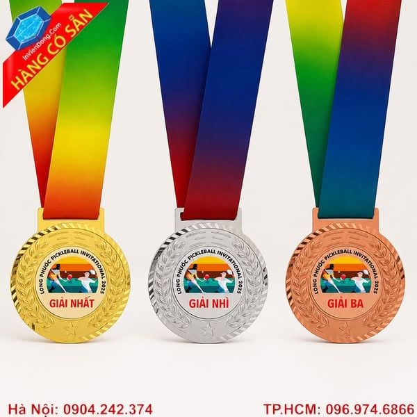 Huy chương vàng cao cấp mạ vàng sáng bóng dùng trao giải thể thao, giải chạy, hội thao và sự kiện doanh nghiệp.