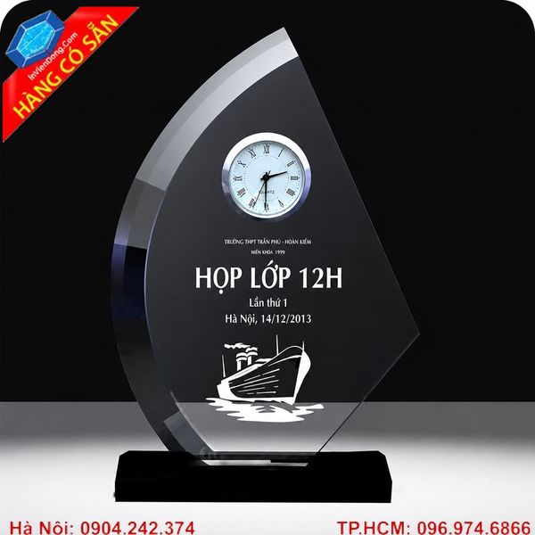 Kỷ niệm chương pha lê khắc laser sắc nét