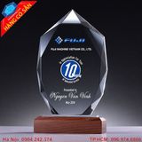 Kỷ niệm chương pha lê khắc laser sắc nét
