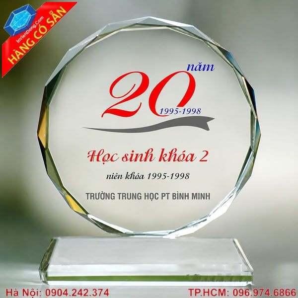 Kỷ niệm chương pha lê vinh danh doanh nghiệp sang trọng