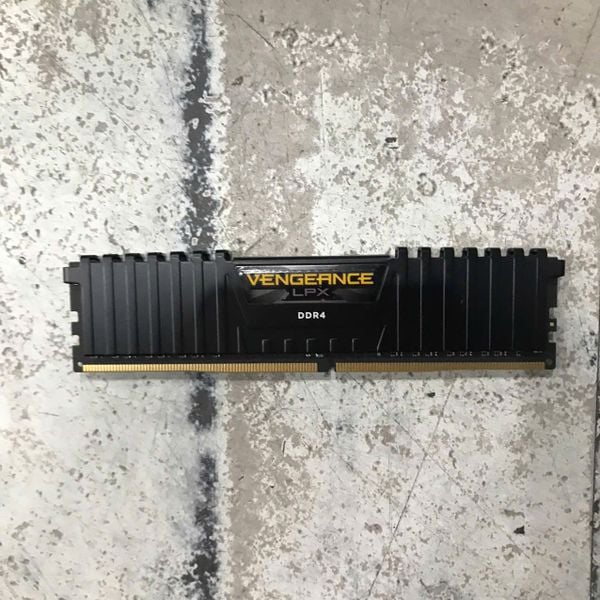 RAM DDR4 8GB CORSAIR VENGEANCE LPX 3200Mhz BH 1 THÁNG