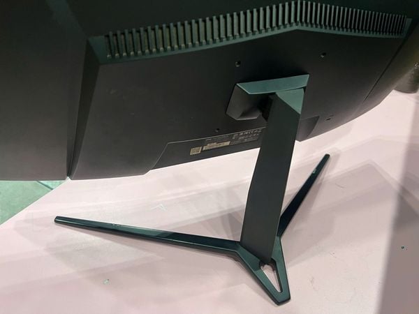 MÀN HÌNH MSI OPTIX G32C4 E2 FHD VA 165Hz (OC 170HZ) 1MS CONG CHUYÊN GAME - 2ND BH 1 THÁNG