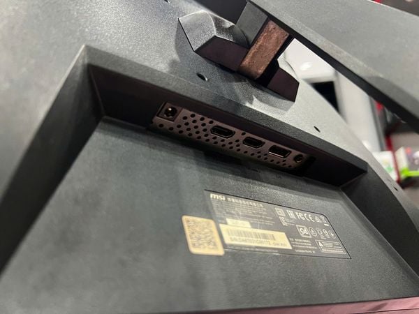 MÀN HÌNH MSI OPTIX G32C4 E2 FHD VA 165Hz (OC 170HZ) 1MS CONG CHUYÊN GAME - 2ND BH 1 THÁNG