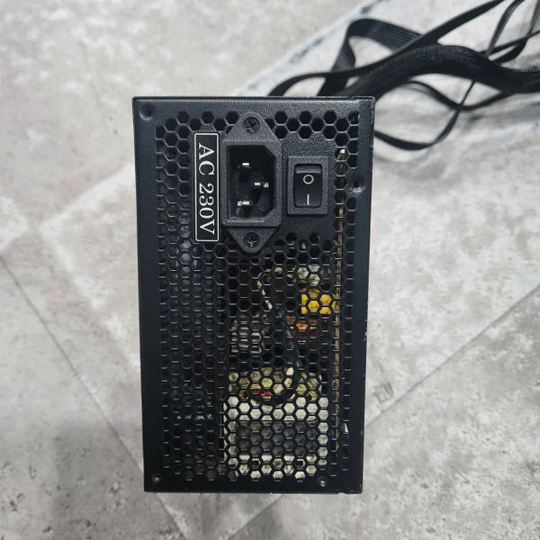 Nguồn JETEK 700W AKA95 2nd BH 1 THÁNG