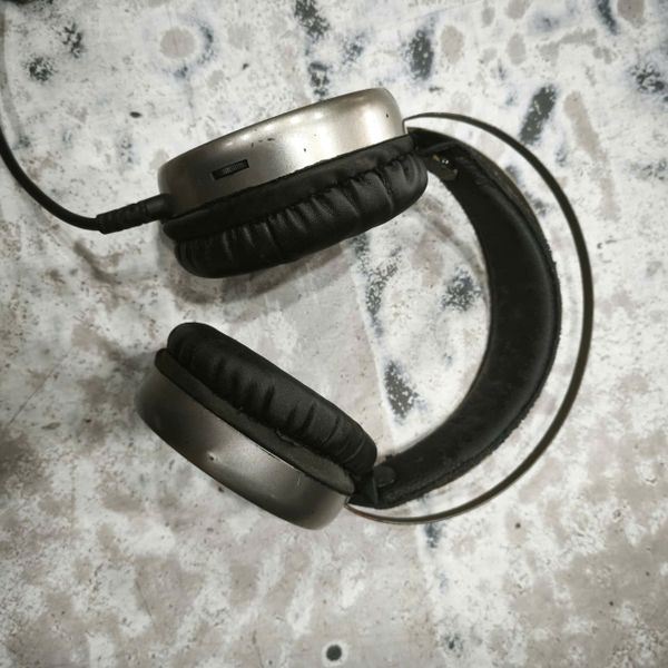 Tai Nghe Xiberia V12U Gaming OverEar Led 7.1 Surround 2ND BH 1 THÁNG