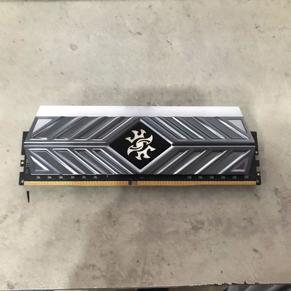 RAM DDR4 8GB ADATA XPG SPECTRIX D41 BUSS 3000 TẢN NHIỆT GREY RGB BH 1 THÁNG