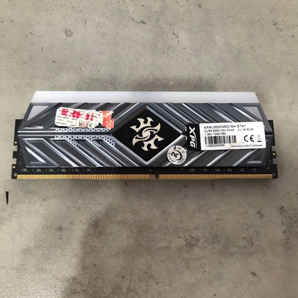 RAM DDR4 8GB ADATA XPG SPECTRIX D41 BUSS 3000 TẢN NHIỆT GREY RGB BH 1 THÁNG