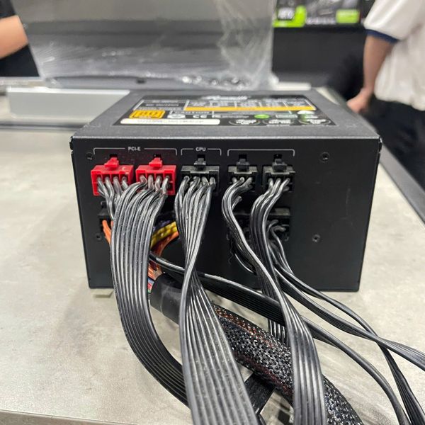 NGUỒN ROSEWILL PHOTON 750W 80 PLUS GOLD BH 1 THÁNG