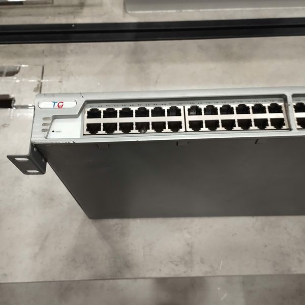 SWITCH 48 PORT 1 GBPS + 4 PORT 10GBPS